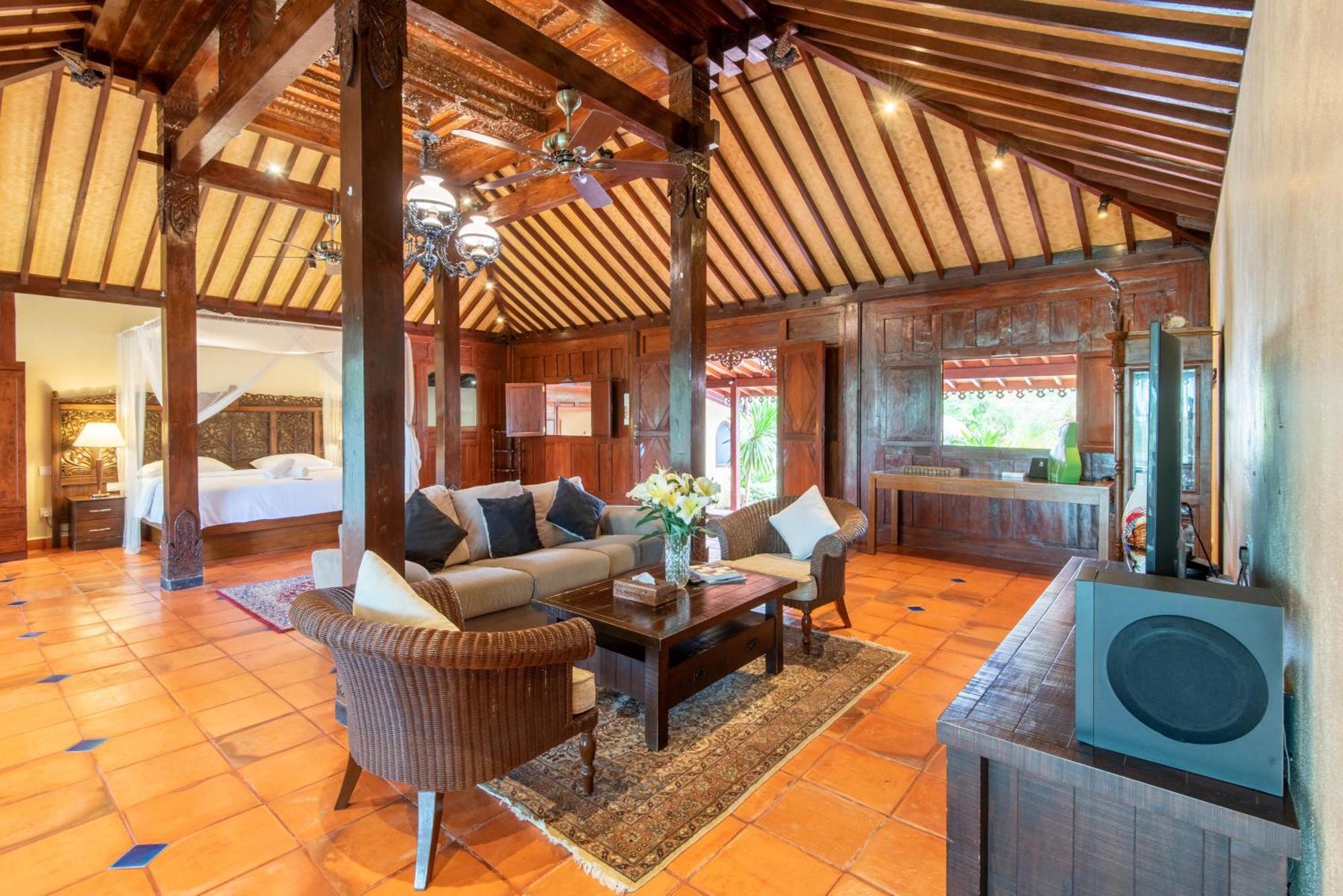 Limasan Villa Langkawi Pantai Cenang  Exterior photo